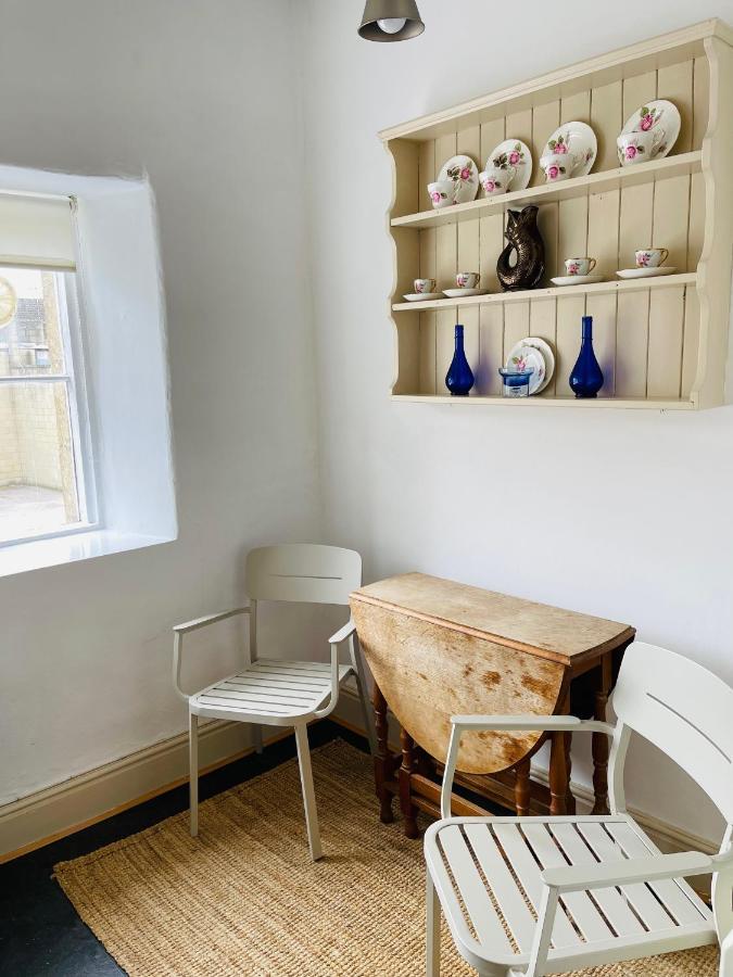 Alexander House Apartment คอร์แชม ภายนอก รูปภาพ