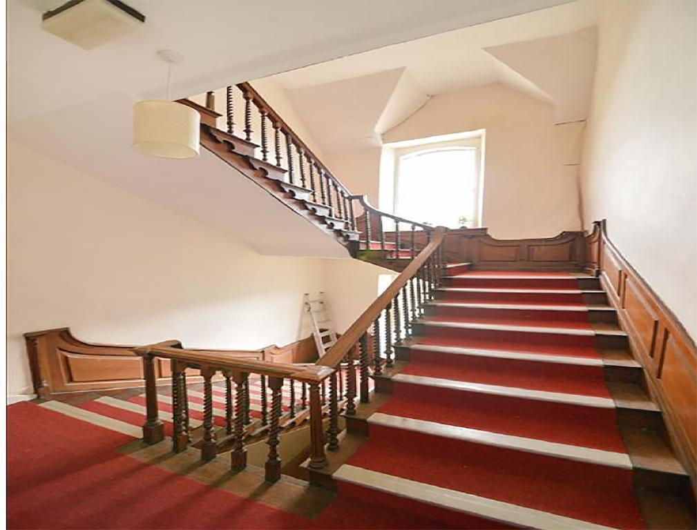Alexander House Apartment คอร์แชม ห้อง รูปภาพ