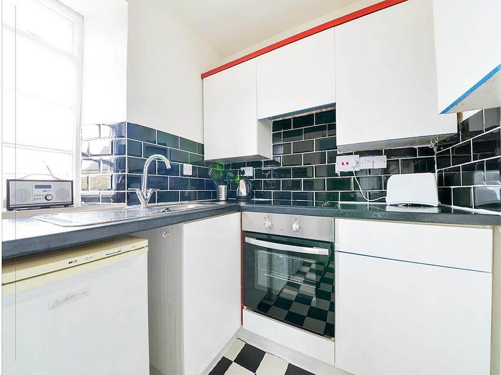 Alexander House Apartment คอร์แชม ห้อง รูปภาพ